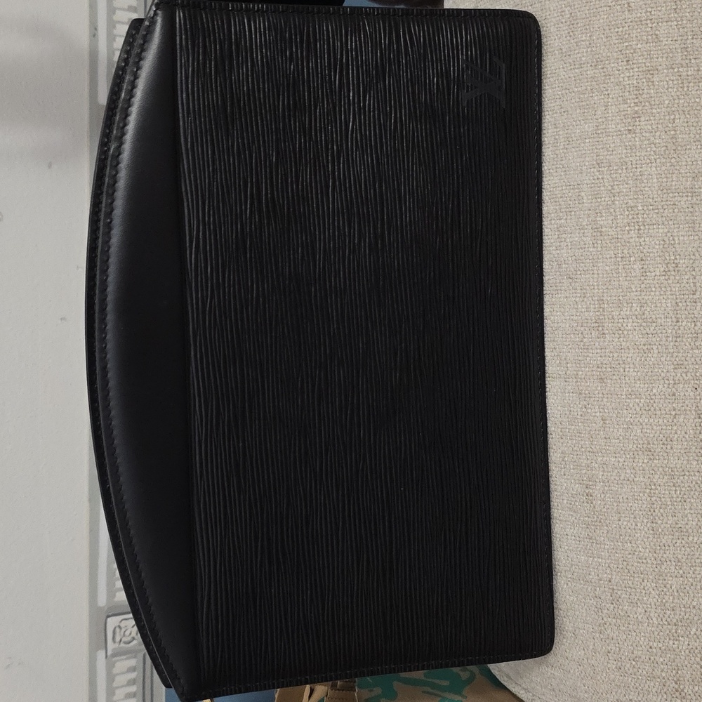 Louis Vuitton Black Epi pochette